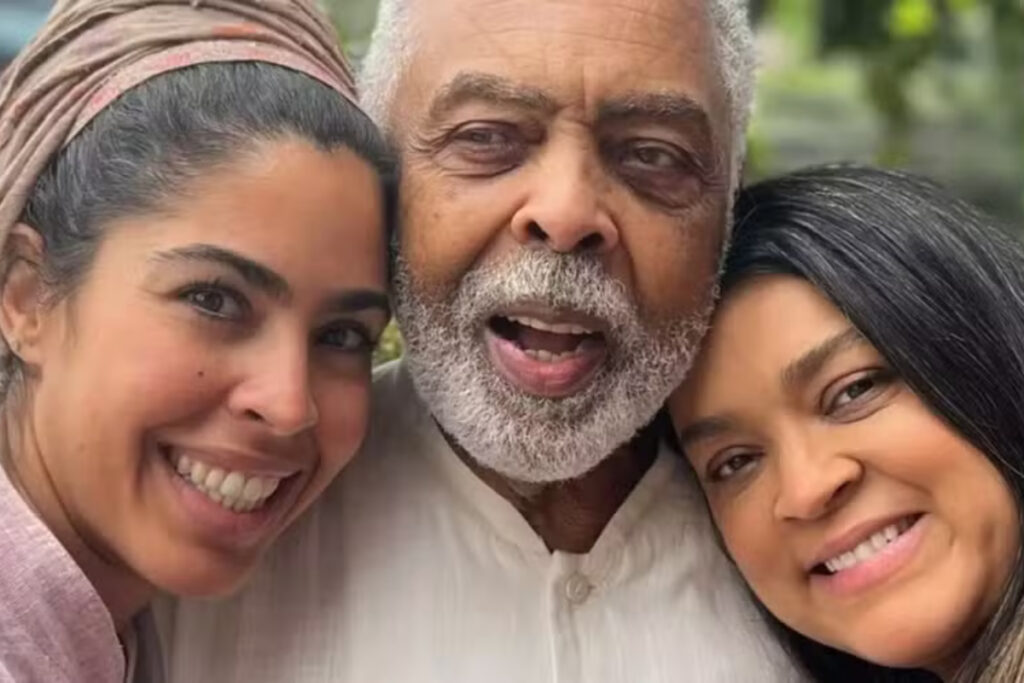 bela-gil-diz-como-pai-ajudou-a-superar-a-morte-de-preta:-“acalanta”