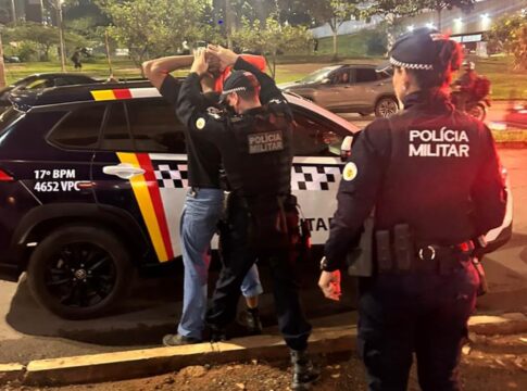 cheiro-de-maconha:-gerente-puxa-faca-para-clientes-em-confusao-de-bar