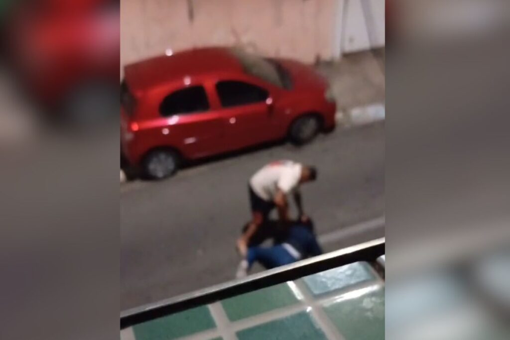 crime-barbaro:-homem-esfaqueia-ex-ate-a-morte-no-meio-da-rua-em-osasco