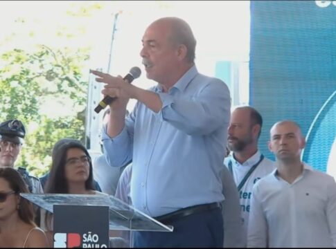 mercadante-e-vaiado-apos-listar-feitos-de-lula-em-evento-de-tarcisio