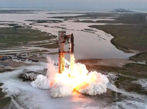 destrocos-de-nave-da-spacex-quase-atingiram-tres-avioes-nos-eua