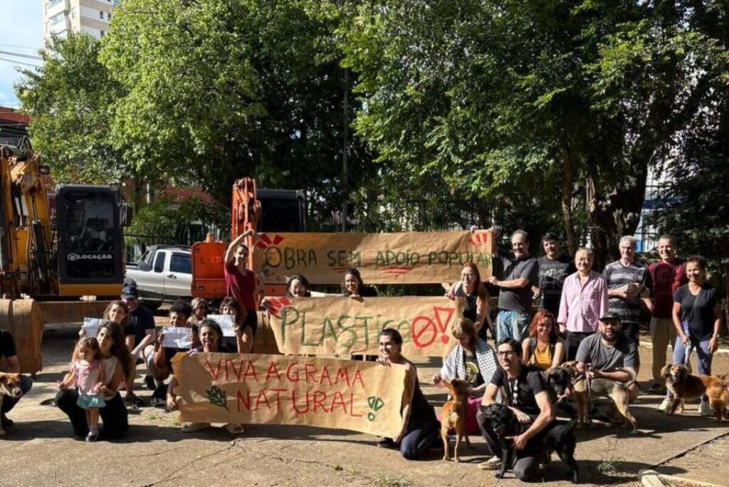 prefeitura-cede-e-praca-na-vila-mariana-seguira-com-campo-de-grama