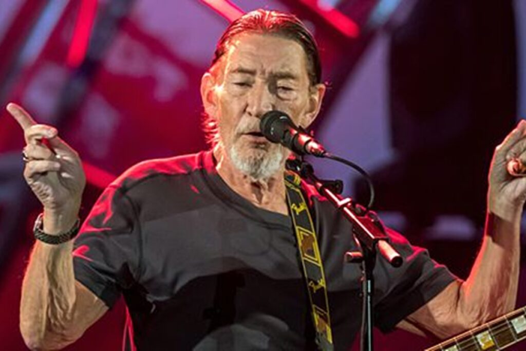 quem-foi-chris-rea,-cantor-de-hino-natalino-que-morreu-aos-74-anos