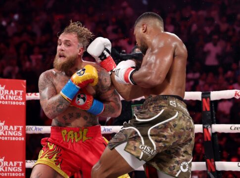 dentes-extraidos-e-placa-de-titanio:-jake-paul-revela-estado-de-saude