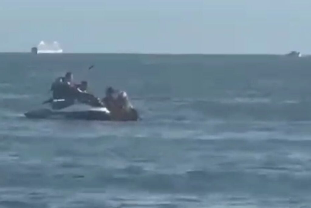como-piratas-do-jet-ski-roubaram-casal-em-caiaque-no-litoral-de-sp