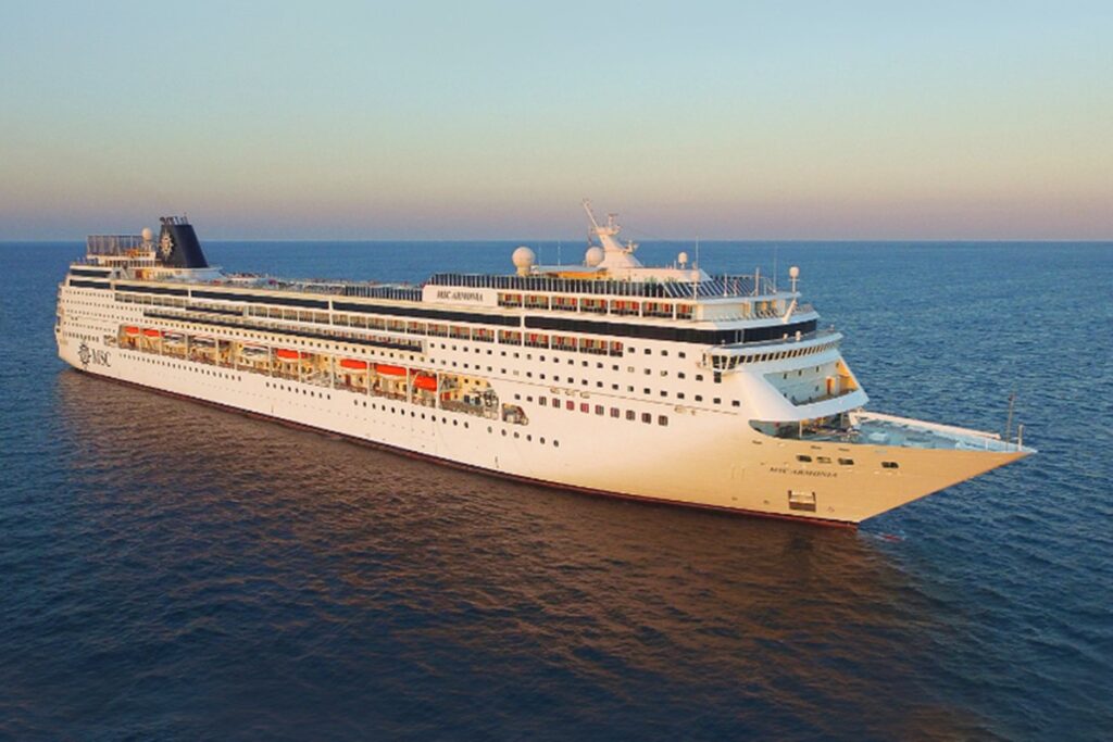 operadora-de-cruzeiros-tera-que-indenizar-“bar-boy”-por-exame-de-hiv