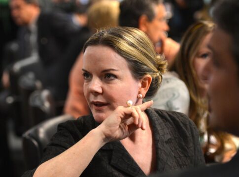 gleise-culpa-selic-pela-divida-publica-e-nao-as-despesas-do-governo