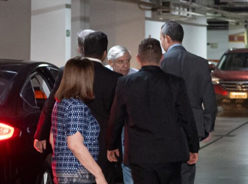 general-heleno-chega-a-residencia-onde-cumprira-prisao-domiciliar-em-brasilia