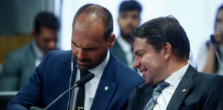 camara-exonera-servidores-de-eduardo-bolsonaro-e-ramagem