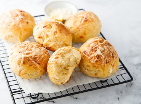 faca-um-pao-de-mandioca-saboroso-com-apenas-3-ingredientes