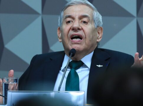 heleno-deixa-comando-militar-para-cumprir-prisao-domiciliar