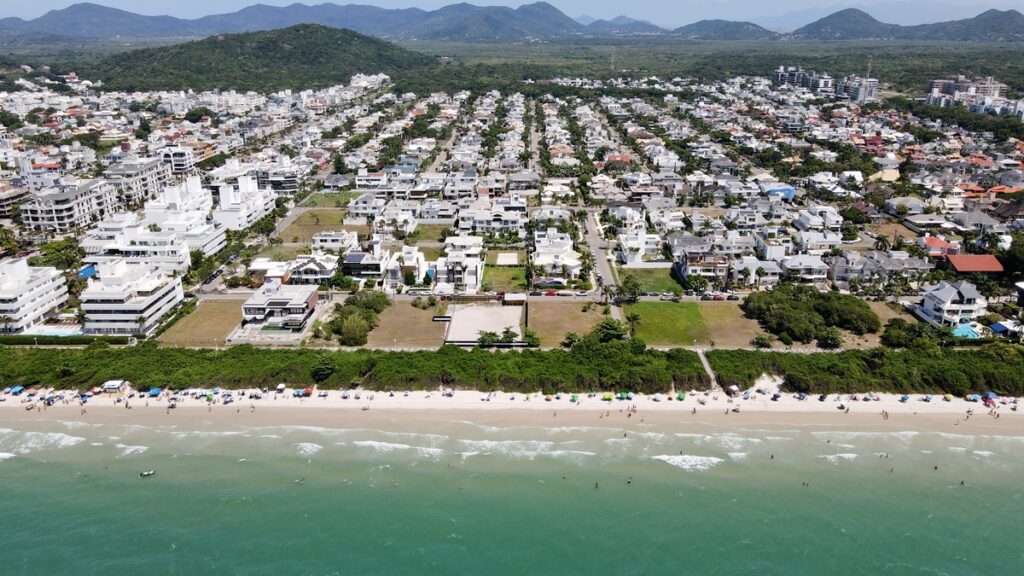 quanto-custa-um-dia-em-jurere,-praia-mais-badalada-de-florianopolis