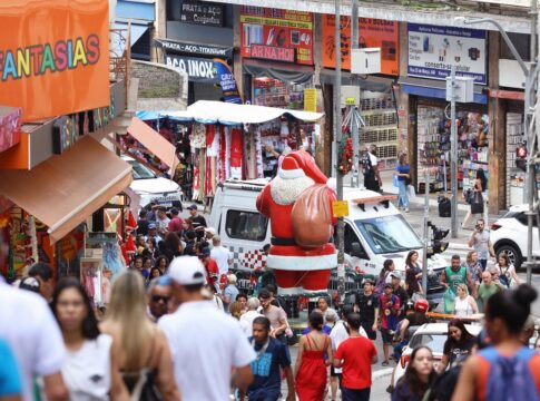 compras-de-ultima-hora-agitam-comercio-popular-em-sao-paulo
