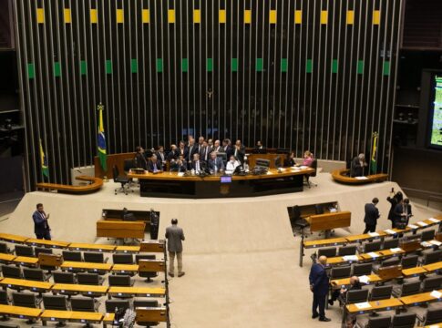 o-que-o-centrao-diz-sobre-votar-a-pec-6×1-em-2026