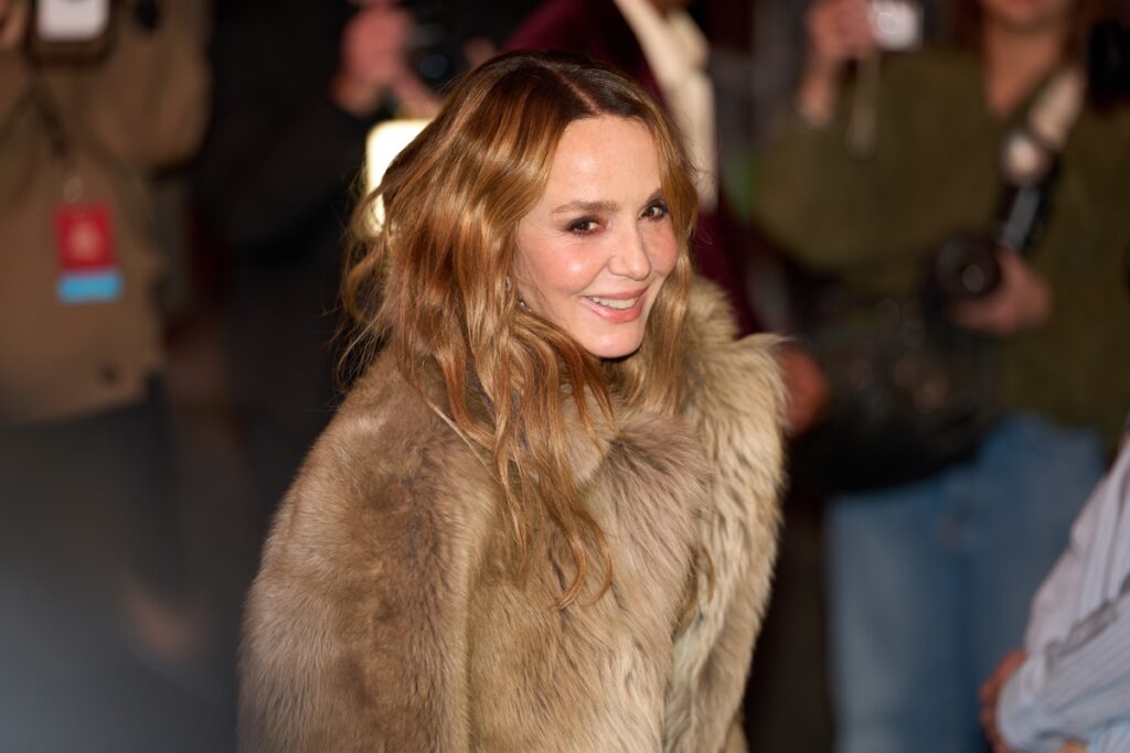 sylvie-grateau,-de-emily-em-paris,-e-icone-de-sexo-e-relacionamentos