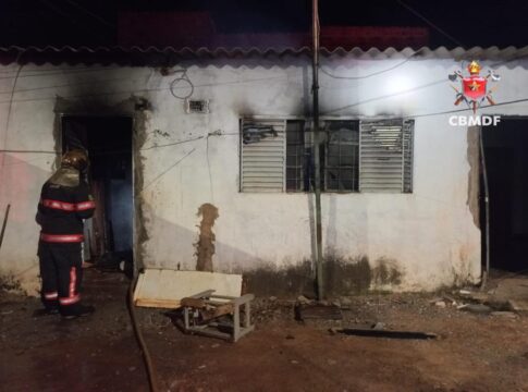 corpo-e-encontrado-carbonizado-apos-casa-pegar-fogo-no-df