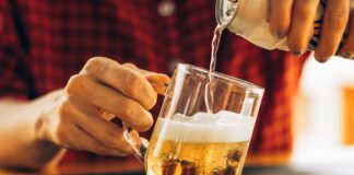 beber-alcool-em-excesso-aumenta-risco-de-avc-precoce,-diz-estudo