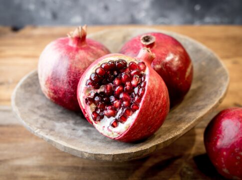 rituais-com-uva-e-roma-para-atrair-dinheiro-na-noite-de-natal