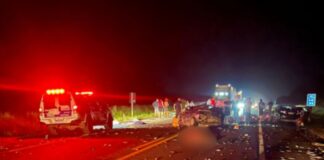 acidente-no-es-com-4-veiculos-deixa-criancas-e-adultos-mortos