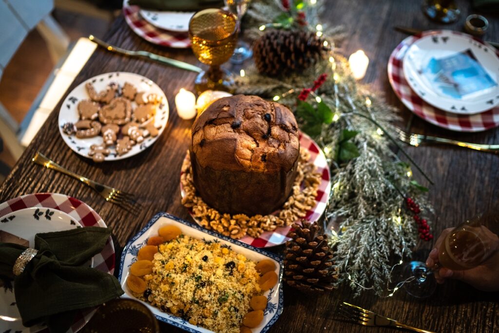 panetone-recheado-de-sorvete-e-sobremesa-perfeita-de-natal