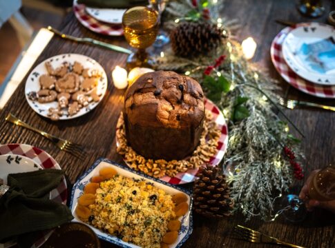 panetone-recheado-de-sorvete-e-sobremesa-perfeita-de-natal