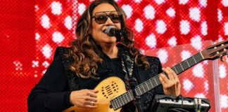 ana-carolina-e-detonada-por-interprete-de-libras-ser-retirada-de-palco