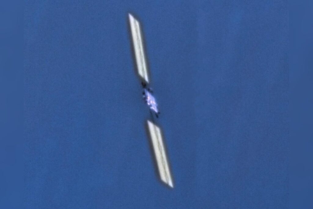 satelite-da-starlink-e-fotografado-a-deriva-apos-perder-controle