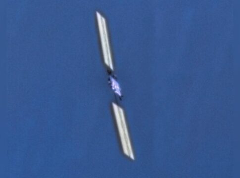 satelite-da-starlink-e-fotografado-a-deriva-apos-perder-controle