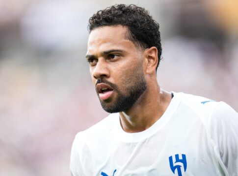 atletico-mg-comunica-acerto-com-renan-lodi;-confira-tempo-de-contrato