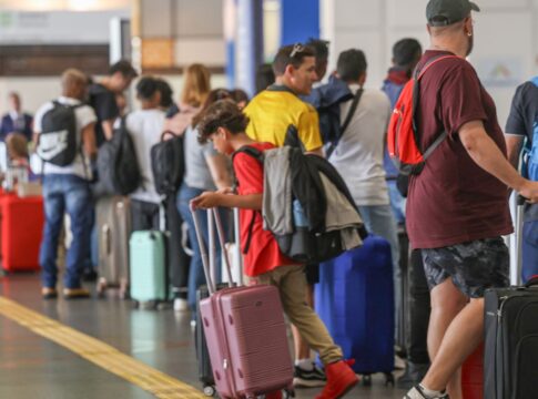 pilotos-e-comissarios-podem-entrar-em-greve-a-partir-de-1o-de-janeiro