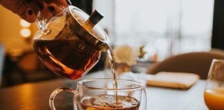 nutricionista-sugere-cha-que-pode-ajudar-a-proteger-o-figado-pos-ceia