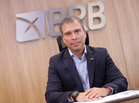 ex-chefe-do-brb-cancela-ferias-e-volta-para-acareacao-sobre-master