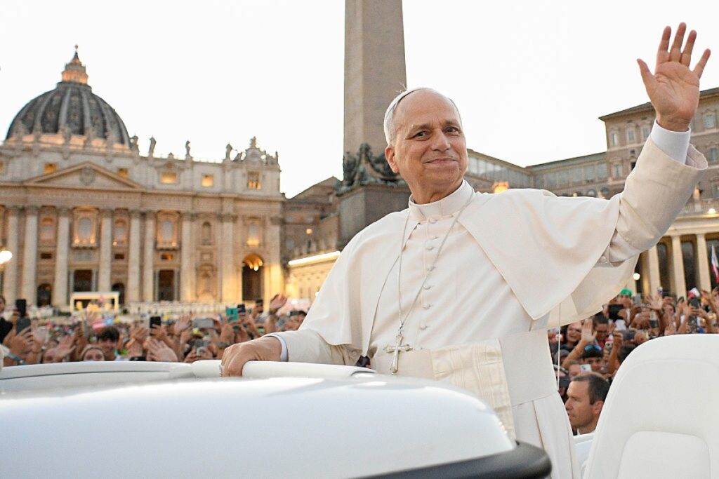 em-sua-1a-missa-do-galo,-leao-xiv-destaca-fe,-caridade-e-esperanca