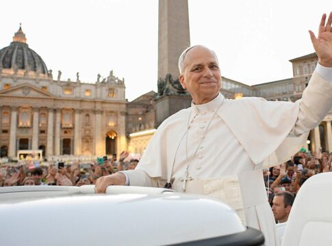 em-sua-1a-missa-do-galo,-leao-xiv-destaca-fe,-caridade-e-esperanca