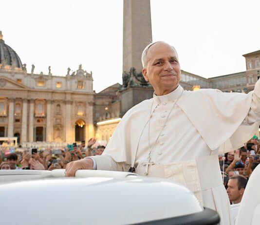 em-sua-1a-missa-do-galo,-leao-xiv-destaca-fe,-caridade-e-esperanca