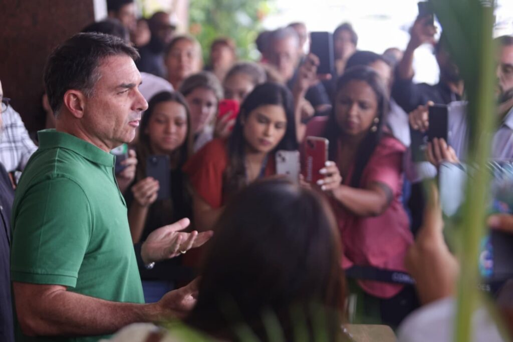 flavio-vai-ler-carta-de-natal-escrita-por-bolsonaro-antes-de-cirurgia