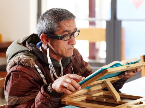 bibliotecas-de-sp-devolvem-prazer-de-ler-a-quem-perdeu-a-visao