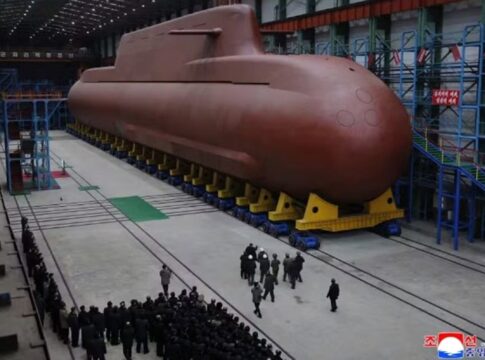 coreia-do-norte-divulga-imagens-de-seu-novo-submarino-nuclear