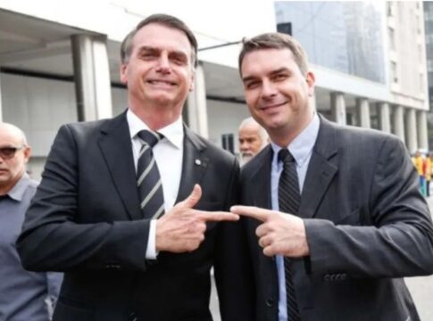 em-carta,-bolsonaro-confirma-indicacao-de-flavio-como-pre-candidato