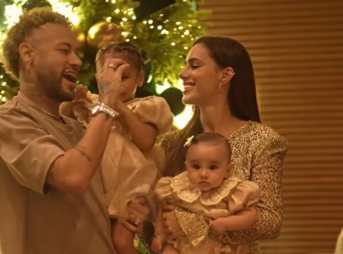 neymar-celebra-natal-com-bruna-biancardi-e-filhas