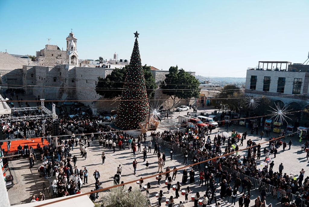 em-crise,-belem-volta-a-celebrar-o-natal-apos-2-anos-de-guerra-em-gaza