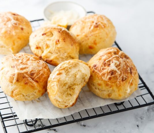 veja-como-fazer-pao-recheado-com-peru-e-aproveite-o-que-sobrou-da-ceia