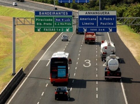 cavalo-e-atropelado-e-provoca-engavetamento-com-1-morto-e-8-feridos