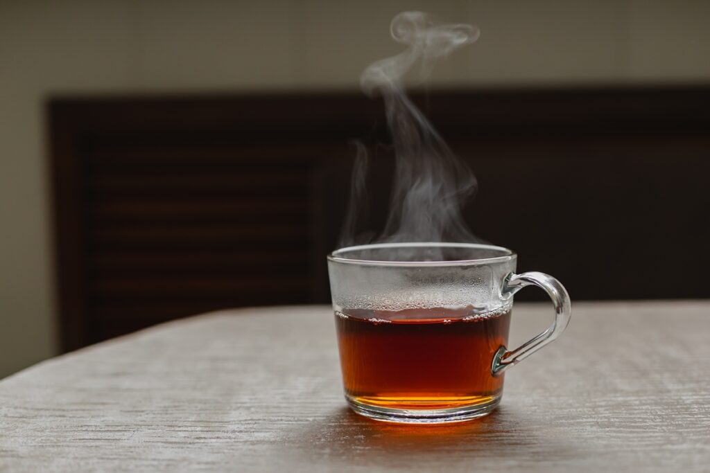 o-melhor-cha-para-desinchar-a-barriga-se-voce-comeu-demais-no-natal