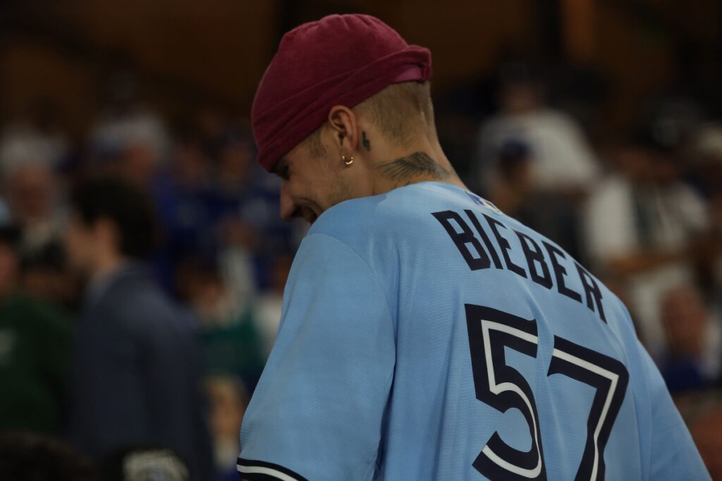 justin-bieber-fala-sobre-dor,-fe-e-transformacao-em-desabafo-no-natal