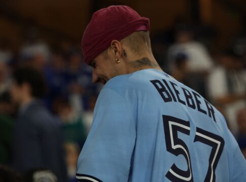 justin-bieber-fala-sobre-dor,-fe-e-transformacao-em-desabafo-no-natal