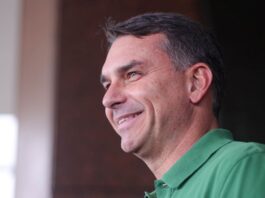 deputada-mais-votada-do-df-apoia-flavio-bolsonaro:-“estamos-juntos”