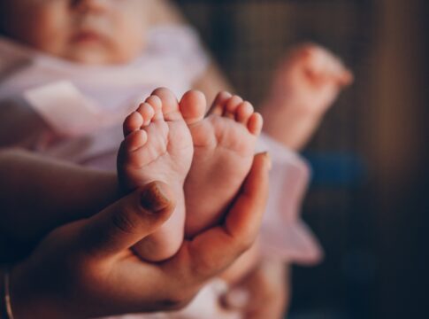 pai-registra-filha-com-nome-diferente-do-combinado-e-mae-se-desespera