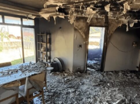 lutador-e-esposa-escapam-de-incendio-pulando-do-2o-andar-de-casa