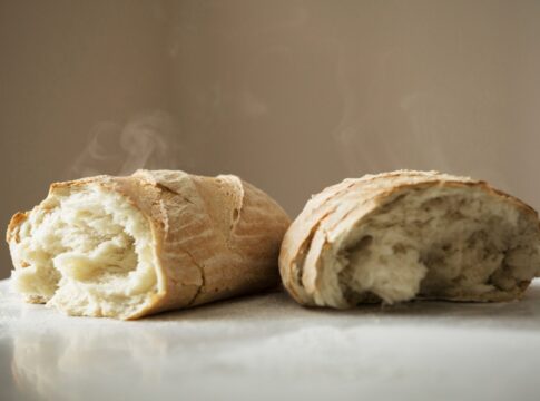 pao-caseiro-sem-ovos:-facil-de-fazer-e-com-massa-bem-leve